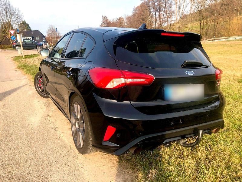 Gebraucht Ford Focus ST 280 PS (205 kW) 2020 Schwarz Limousine