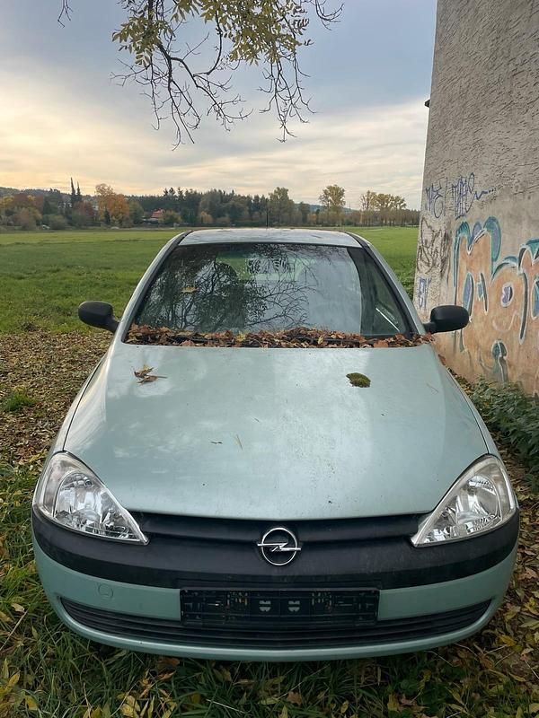 Używany Opel Corsa 58 KM (42 kW) 2002 Zielony Hatchback