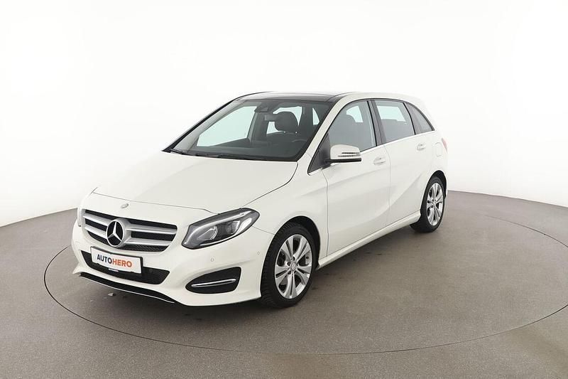 Weiß Gebraucht 2017 Mercedes B180 Urban Van / Kleinbus | 17.200 € (Fairer Preis) - Bild 1/3