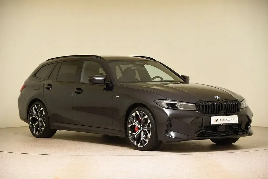 Gebraucht BMW 320 M Sport 190 PS (139 kW) 2025 Black sapphire met. Kombi
