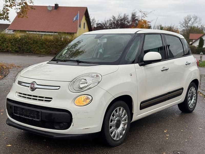 Weiß Gebraucht 2015 Fiat 500L Lounge Van / Kleinbus | 3.990 € (Superpreis) - Bild 1/4