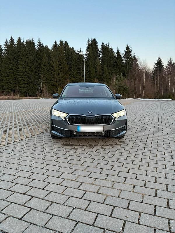 Gebraucht Skoda Octavia 115 PS (84 kW) 2025 Grau Limousine