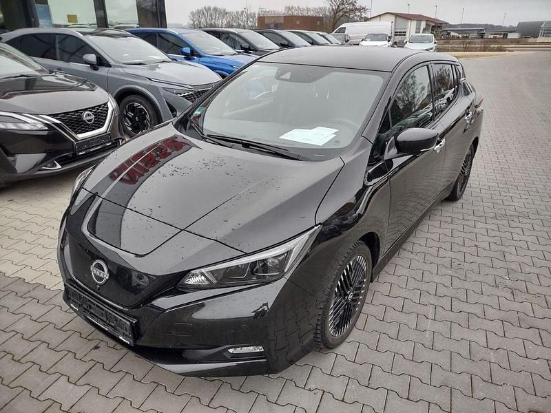 Gebraucht Nissan Leaf N-Connecta 110 kW (150 PS) 2022 Schwarz Kleinwagen