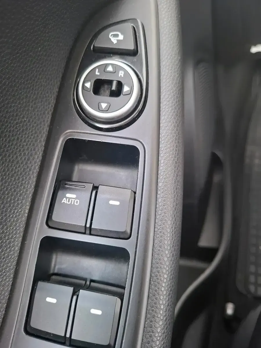 Gebraucht Hyundai i20 84 PS (61 kW) 2015 Schwarz Kleinwagen