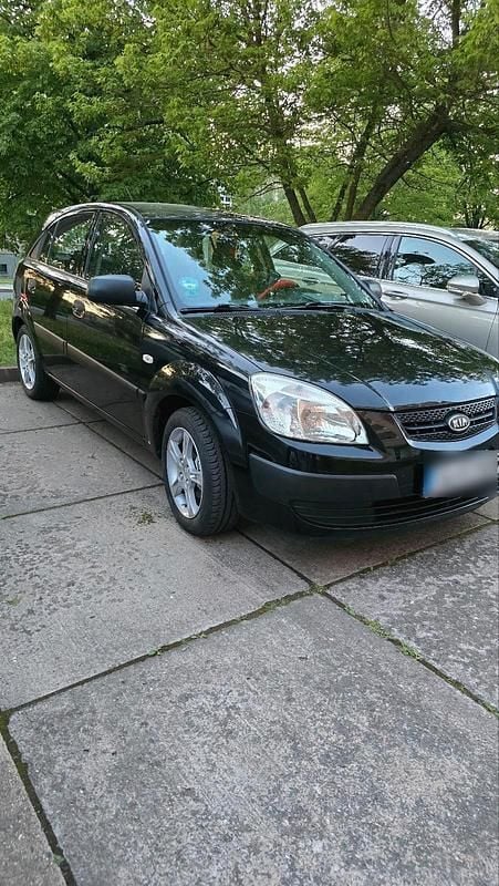 Usata Kia Rio 97 CV (71 kW) 2009 Nero Utilitaria
