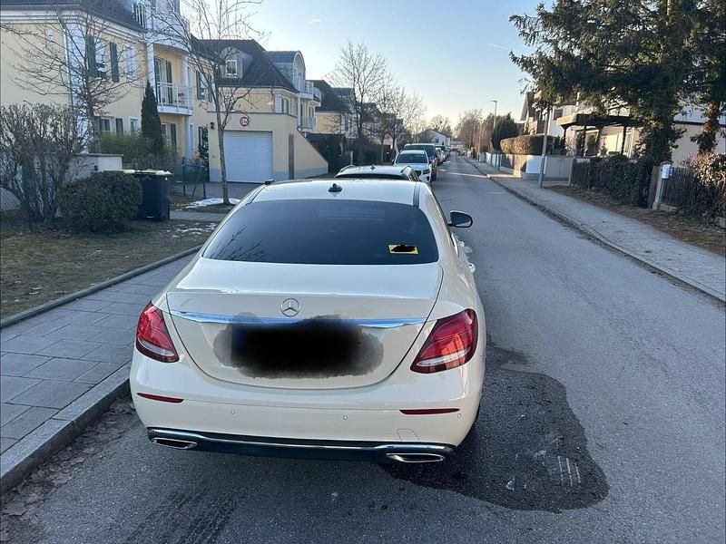 Gebraucht Mercedes E220 194 PS (142 kW) 2018 Beige Limousine