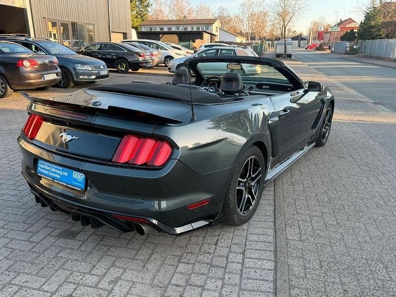Gebraucht Ford Mustang Premium 317 PS (233 kW) 2015 Grün Cabrio