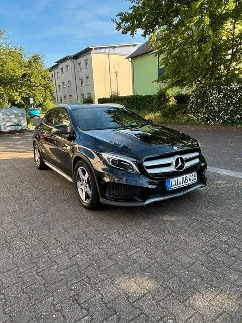 Gebraucht Mercedes GLA200 AMG line 156 PS (114 kW) 2016 Schwarz SUV
