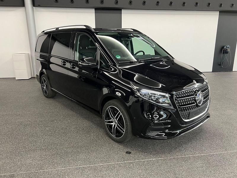 Schwarz Gebraucht 2025 Mercedes V300 Van / Kleinbus | 89.990 € (Superpreis) - Bild 1/4