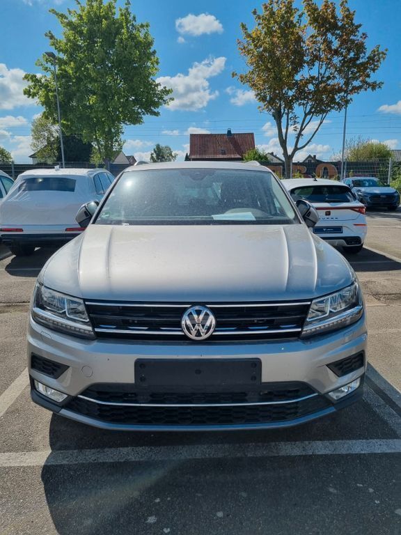 Grau Gebraucht 2016 VW Tiguan Highline SUV | 22.900 € (Guter Preis) - Bild 1/4