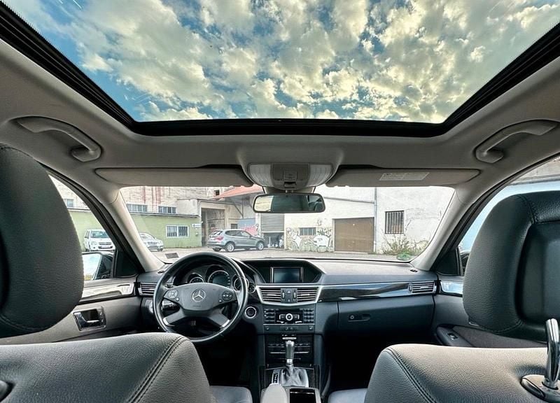Schwarz Gebraucht 2009 Mercedes E220 Limousine | 16.990 € (Teuer) - Bild 1/4