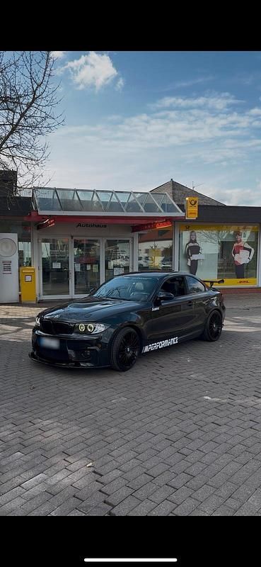 Gebraucht BMW 120 Coupé 234 PS (172 kW) 2009 Schwarz Coupé