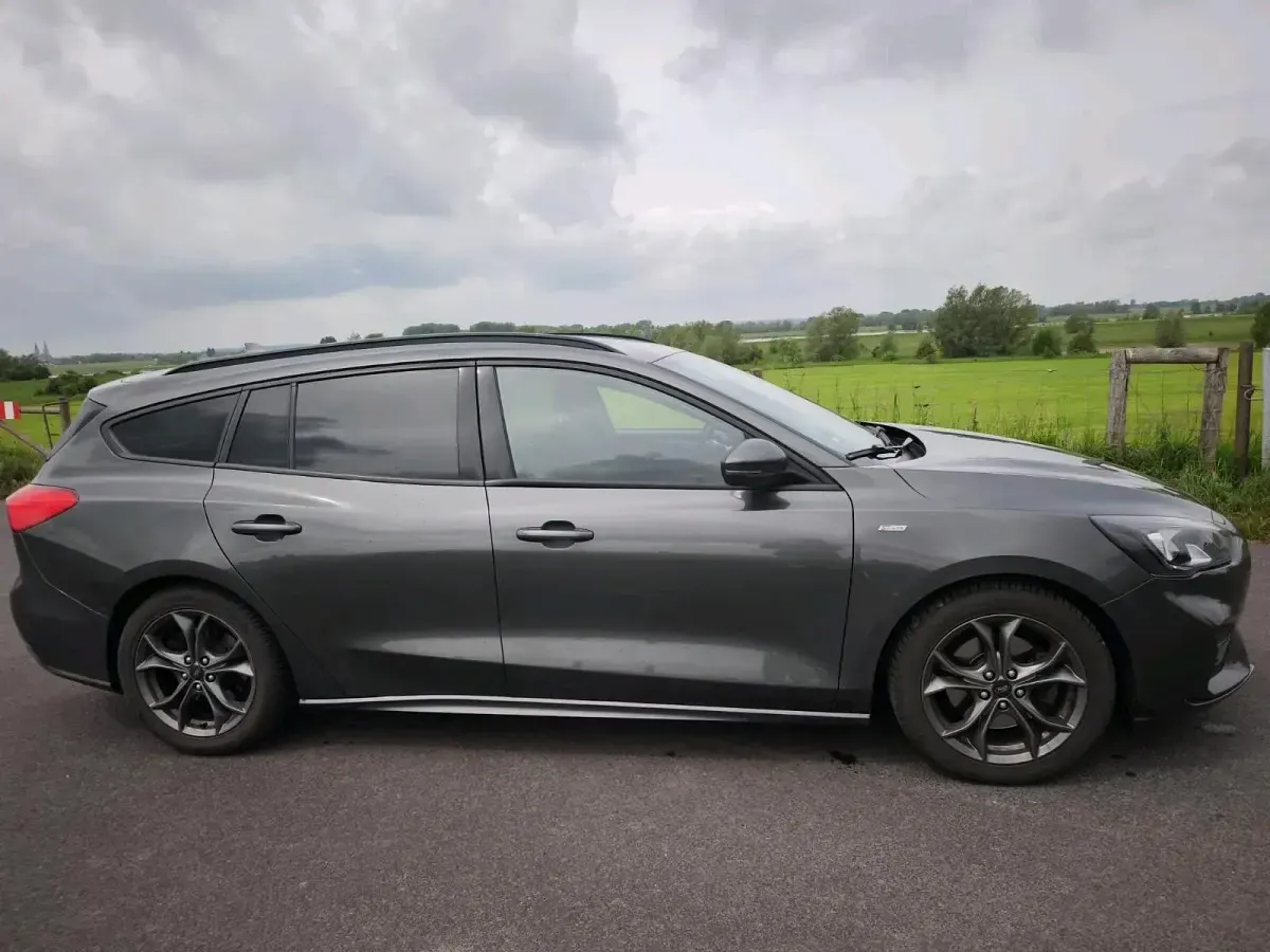 Gebraucht Ford Focus ST-Line 120 PS (88 kW) 2019 Grau Kombi