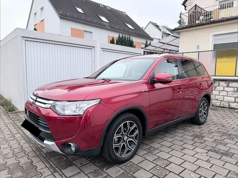 Rot Gebraucht 2014 Mitsubishi Outlander SUV | 12.900 € (Fairer Preis) - Bild 1/4