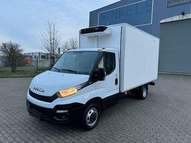 White ic 194 Gebraucht 2015 Iveco Daily Van | 22.253 € - Bild 1/4