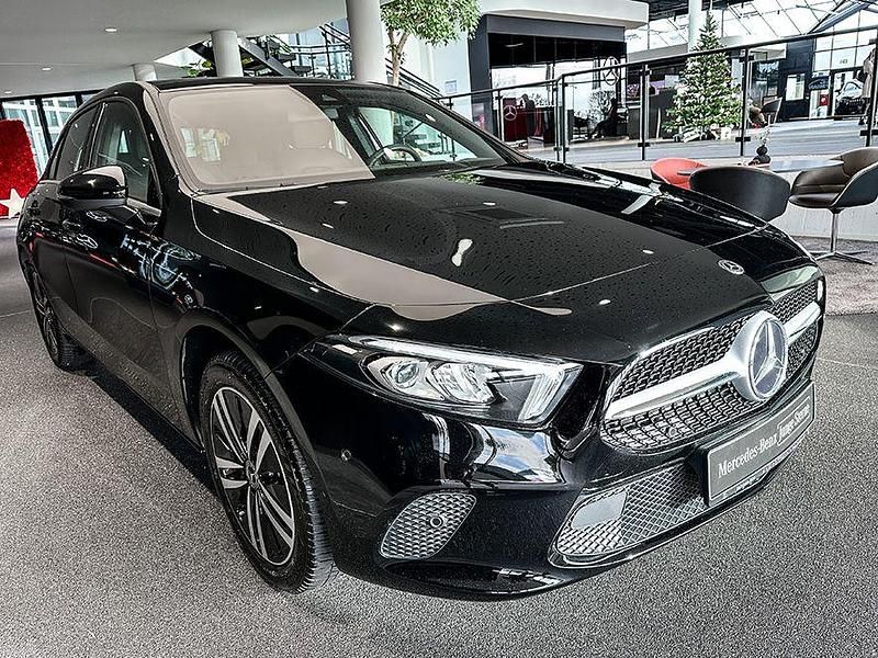 Gebraucht Mercedes A250 Style 218 PS (160 kW) 2022 Schwarz Limousine