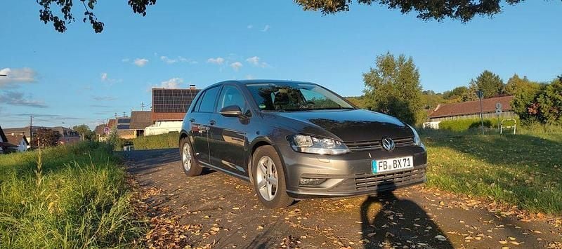 Grau Gebraucht 2019 VW Golf VII Join Limousine | 11.750 € (Guter Preis) - Bild 1/4