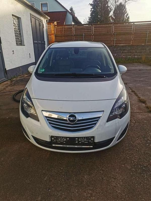 Gebraucht Opel Meriva Innovation 110 PS (80 kW) 2012 Casabl/arctic/eisweiss/kaolin Van / Kleinbus