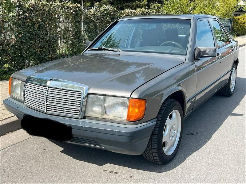 Second-hand Mercedes 190 1982 Gri Berlinǎ