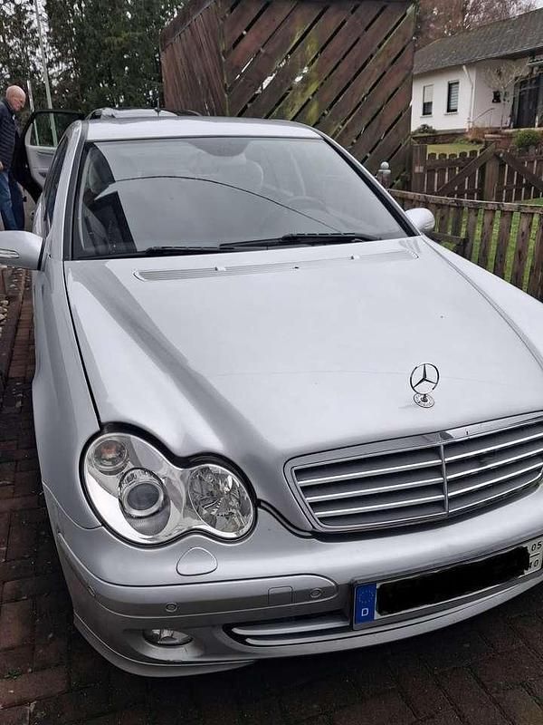 Gebraucht Mercedes C220 Elegance 150 PS (110 kW) 2006 Silber Limousine