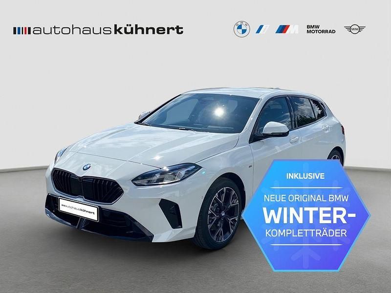 Alpinweiß uni Neu 2025 BMW 120 M Sport Kleinwagen | 50.410 € - Bild 1/4