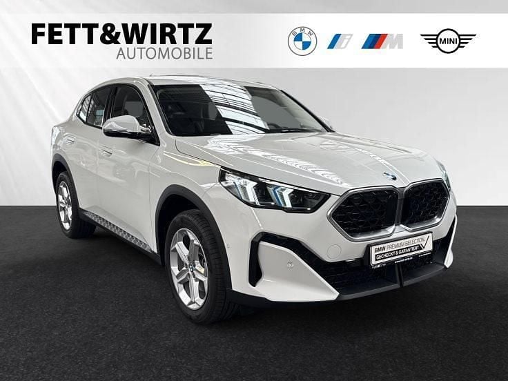 Alpinweiss Gebraucht 2024 BMW X2 Efficient Dynamics SUV | 39.490 € (Guter Preis) - Bild 1/3