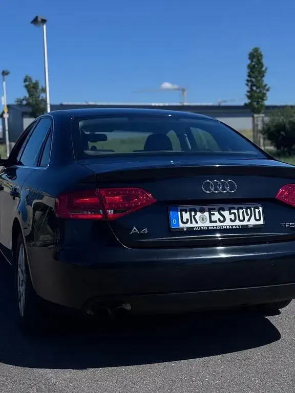 Gebraucht Audi A4 Ambiente 160 PS (117 kW) 2011 Schwarz Limousine