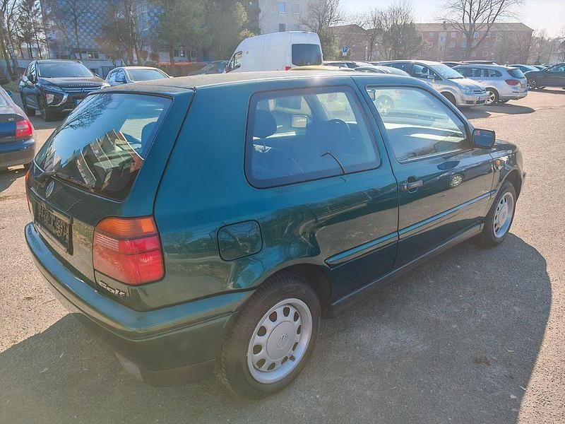 Gebraucht VW Golf III 75 PS (55 kW) 1996 Grün Limousine