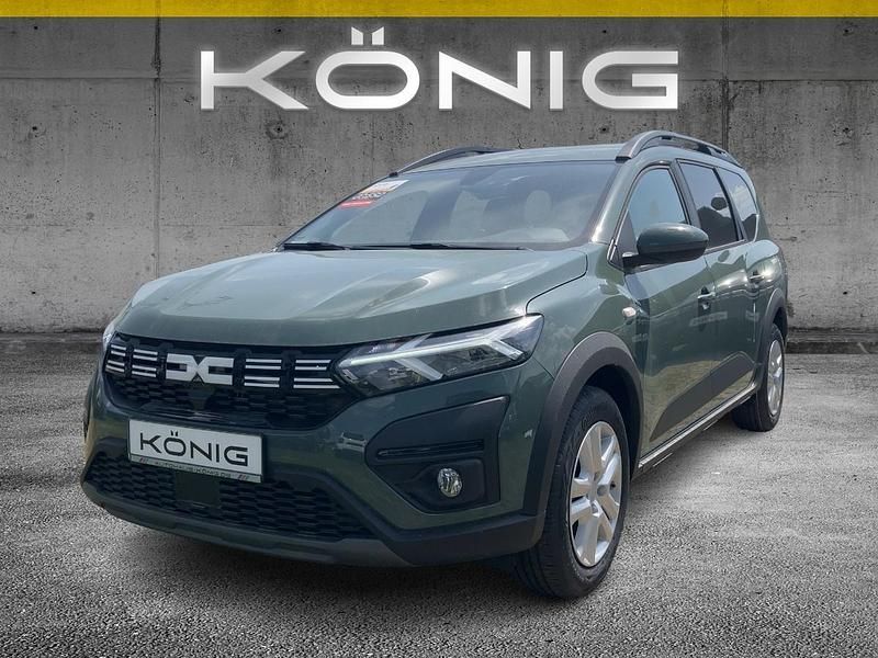 Gebraucht Dacia Jogger Expression 110 PS (80 kW) 2025 Grün Van / Kleinbus