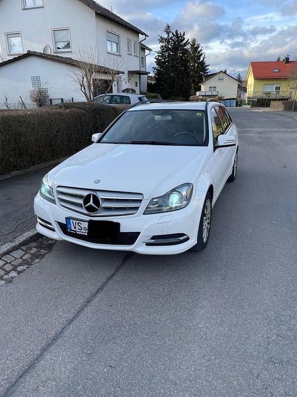Weiß Gebraucht 2013 Mercedes C180 Elegance Kombi | 4.500 € (Guter Preis) - Bild 1/4