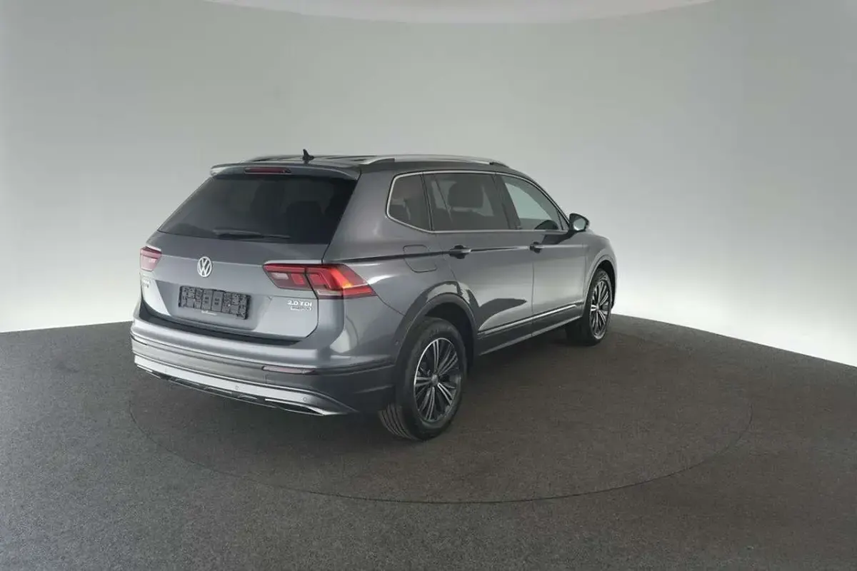 Gebraucht VW Tiguan Allspace IQ Drive 150 PS (110 kW) 2019 Grau SUV