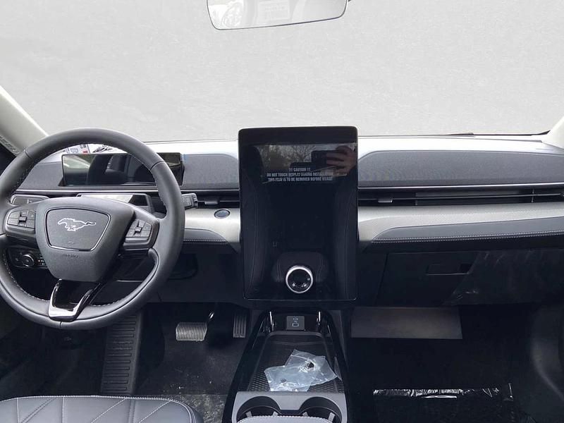 Gebraucht Ford Mustang Mach-E Basis 197 kW (269 PS) 2023 Weiss SUV