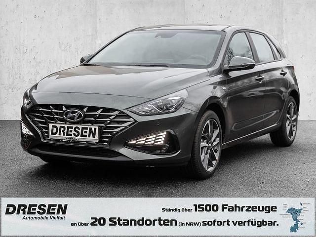 Grau Gebraucht 2024 Hyundai i30 Trend Limousine | 22.290 € (Fairer Preis) - Bild 1/4