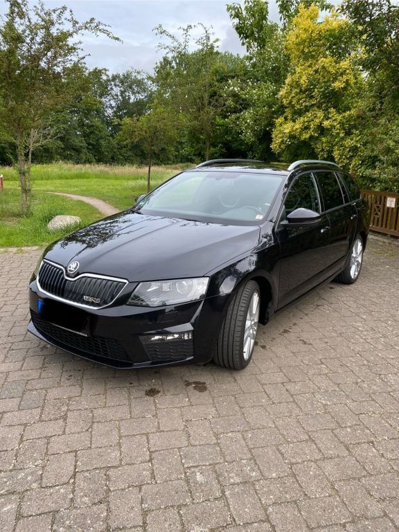 Schwarz Gebraucht 2013 Skoda Octavia RS Kombi | 13.500 € (Fairer Preis) - Bild 1/4