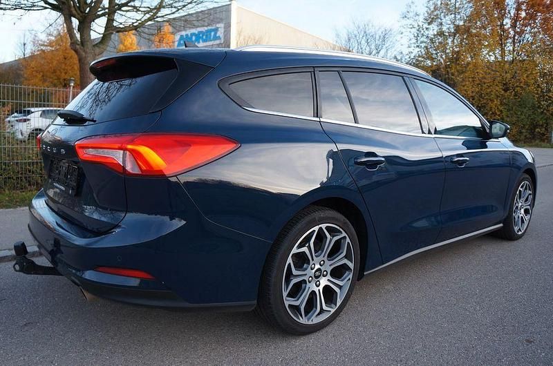 Gebraucht Ford Focus Titanium 120 PS (88 kW) 2019 Blau Limousine