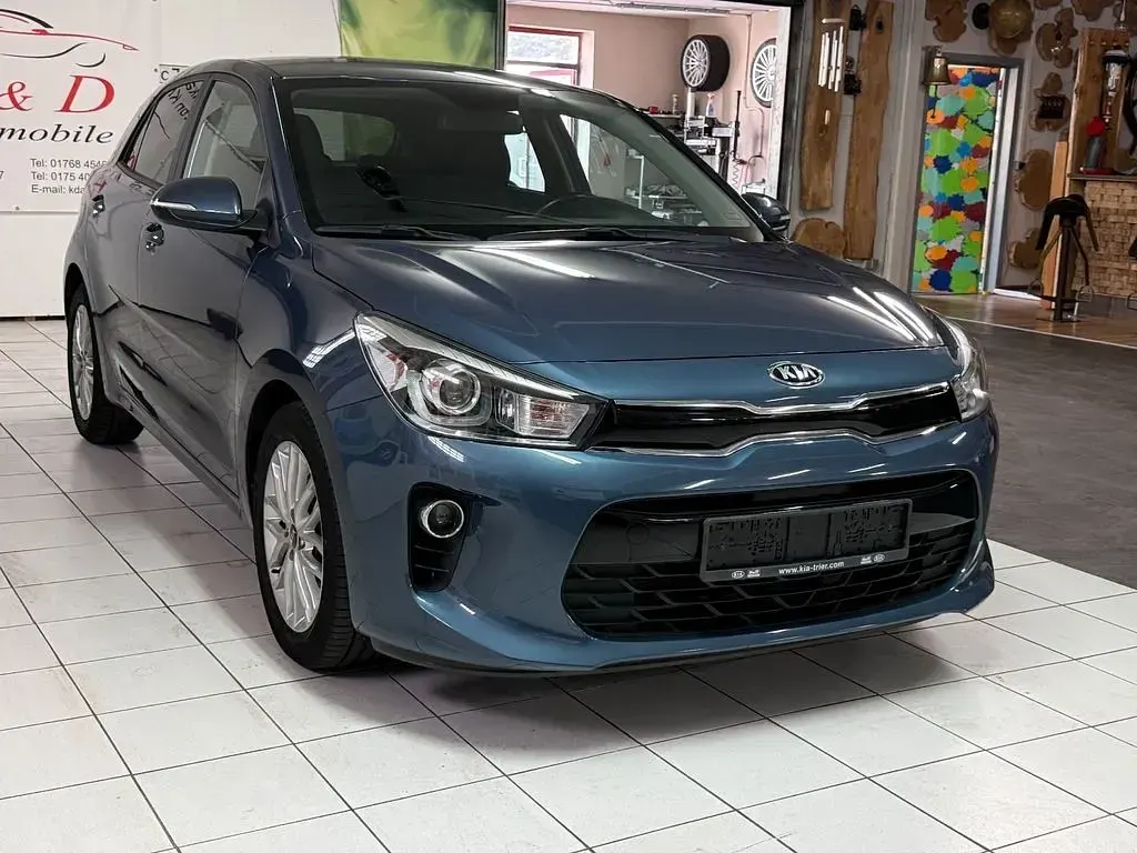 Gebraucht Kia Rio DREAM-TEAM Edition 101 PS (74 kW) 2020 Blau Limousine