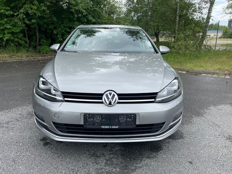 Silber Gebraucht 2013 VW Golf VII Highline Limousine | 7.790 € (Superpreis) - Bild 1/4