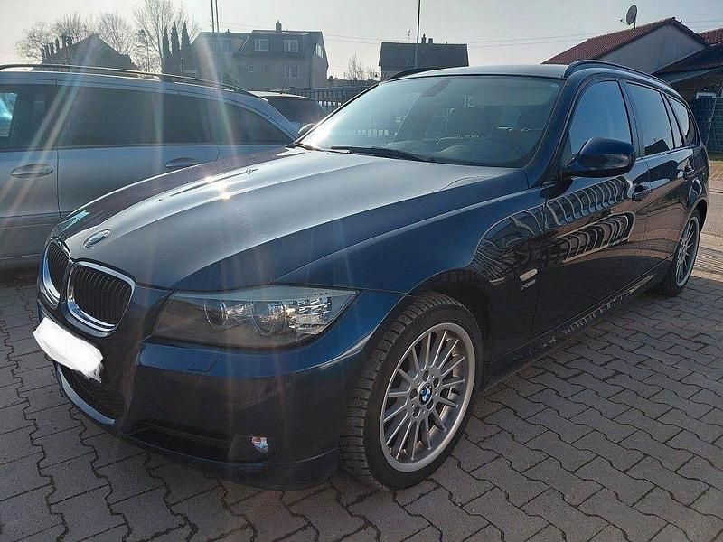 Gebraucht BMW 320 184 PS (135 kW) 2010 Grau metallic Limousine