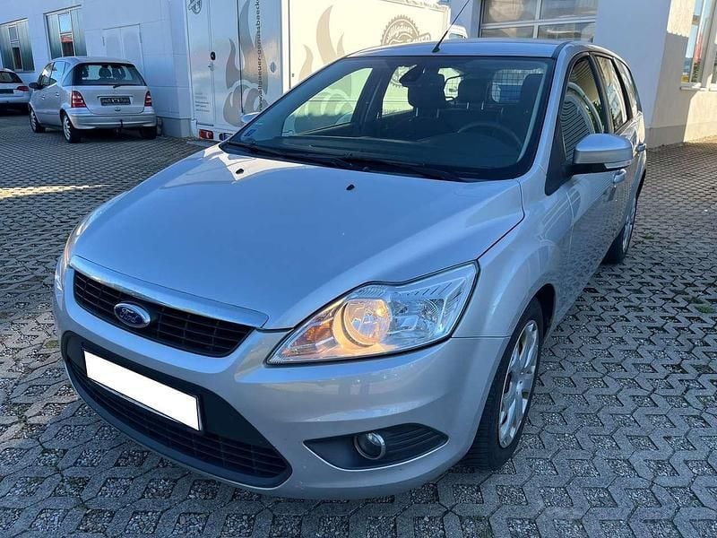 Silber Gebraucht 2010 Ford Focus Kombi | 2.150 € (Superpreis) - Bild 1/4