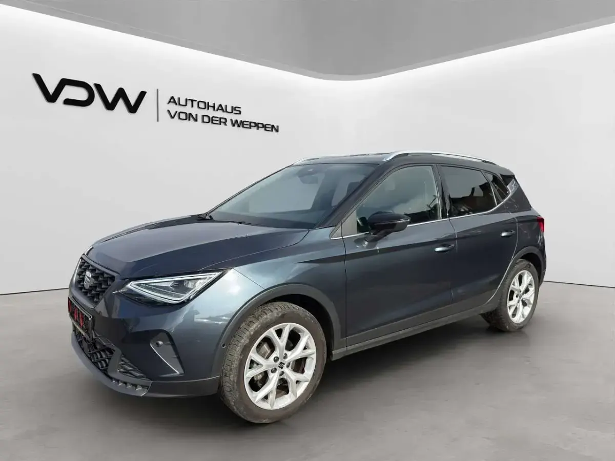 Gebraucht Seat Arona FR 110 PS (80 kW) 2023 Grau SUV