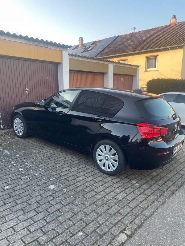 Schwarz Gebraucht 2017 BMW 116 Kleinwagen | 12.350 € - Bild 1/4