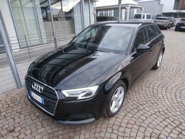 Używany Audi A3 150 KM (110 kW) 2020 Czarny Sedan/Limuzyna