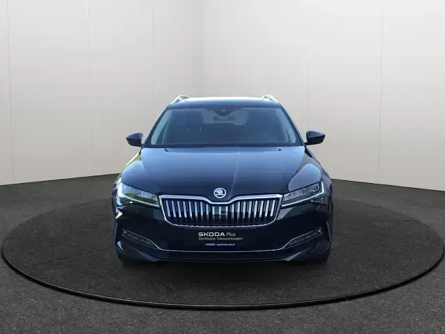 Gebraucht Skoda Superb LAURIN & KLEMENT 272 PS (200 kW) 2021 Schwarz Kombi