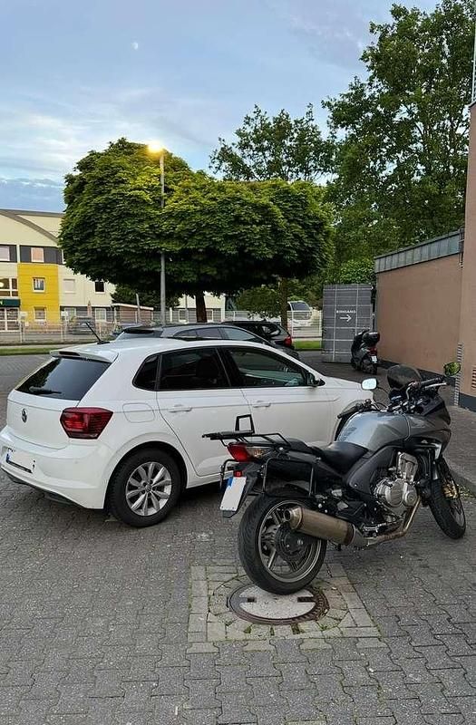 Weiß Gebraucht 2019 VW Polo Highline Kleinwagen | 13.950 € (Fairer Preis) - Bild 1/4