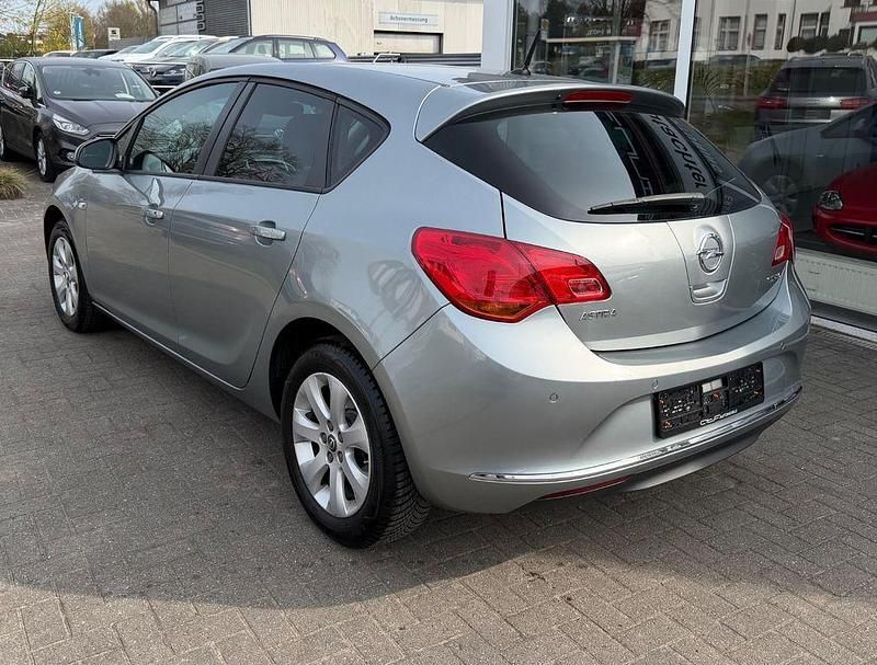 Gebraucht Opel Astra Style 140 PS (102 kW) 2015 Silber Limousine