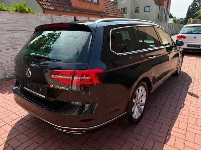 Gebraucht VW Passat Highline 239 PS (175 kW) 2015 Schwarz Kombi