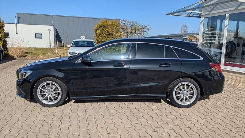 Gebraucht Mercedes CLA200 156 PS (114 kW) 2016 Kosmosschwarz  metalliclack Kombi