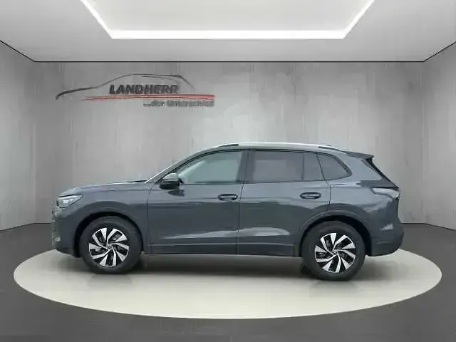 Neu VW Tiguan Life 150 PS (110 kW) 2026 Delfingrau SUV