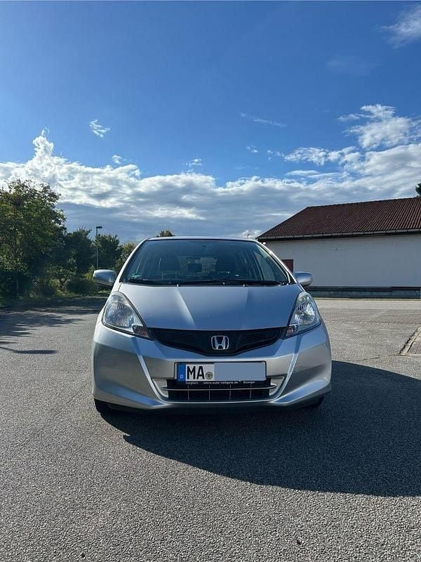 Silber Gebraucht 2011 Honda Jazz Trend Kleinwagen | 7.100 € (Fairer Preis) - Bild 1/4
