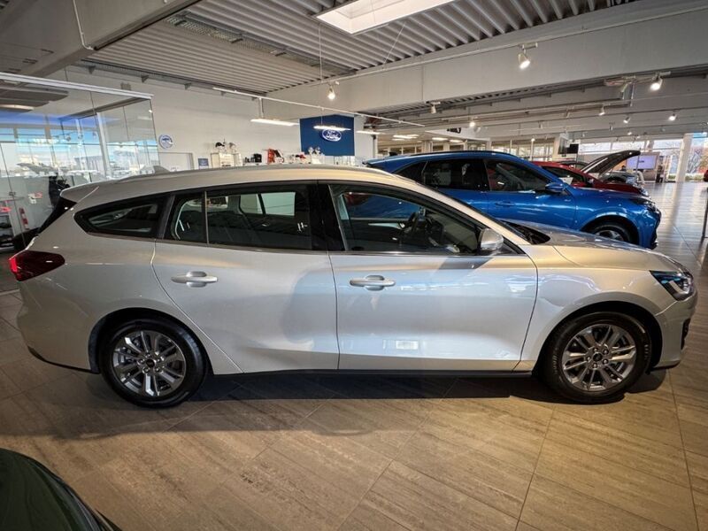 Gebraucht Ford Focus Titanium 116 PS (85 kW) 2025 Silber Limousine